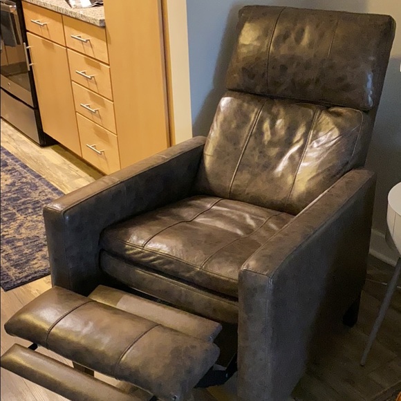 Genuine leather recliner - Picture 1 of 4